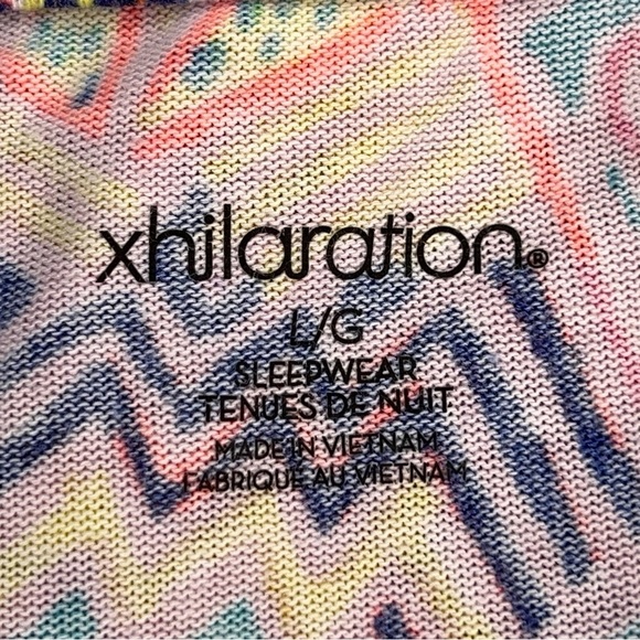 LARGE XHILIRATION COLORFUL GEOMETRIC PRINT LONG SLEEVE TOP GEOMETRICAL - Picture 11 of 12